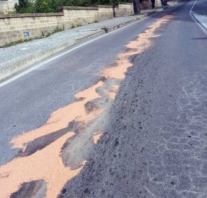 Tarquinia - Camion perde gasolio