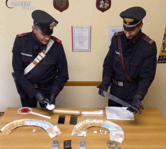 Valentano - Carabinieri - Droga e soldi sequestrati