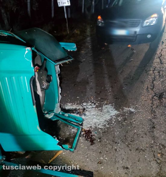Viterbo - Incidente in strada Acquabianca tra una macchina e un'Ape 