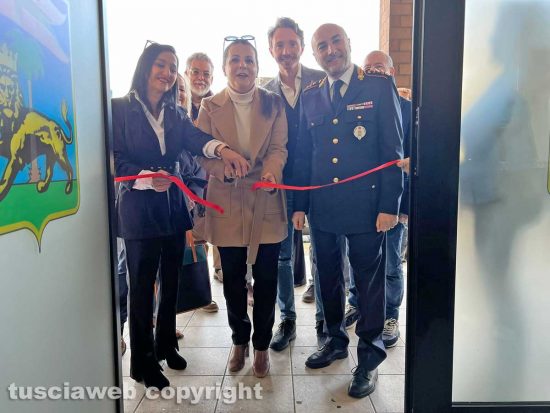 Viterbo - L'inaugurazione del nuovo ufficio anagrafe in via Garbini