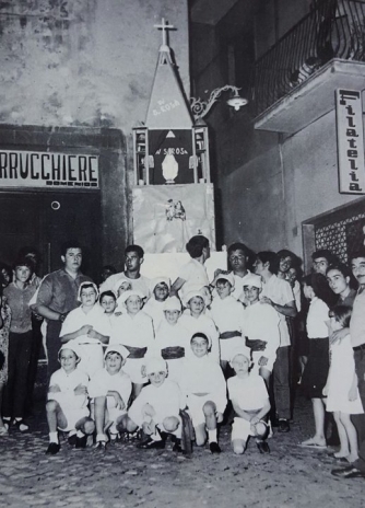 Minimacchina centro storico 1967 - Rosa