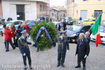 Viterbo - 25 aprile - La corona al Buratti