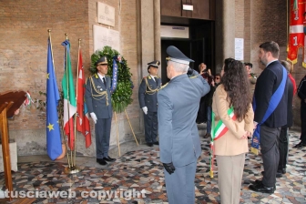 Viterbo - 25 aprile - La corona al Buratti