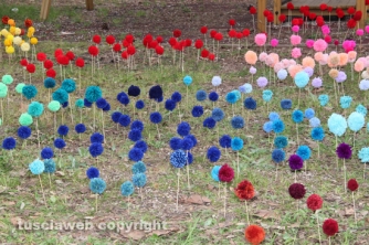 600 gomitoli per salvare Pratogiardino