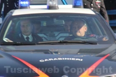 Gli arrestati escono dalla caserma dei carabinieri di Viterbo