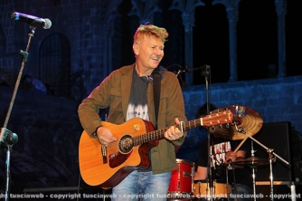 Santa Rosa - A cena con i facchini e con Ron