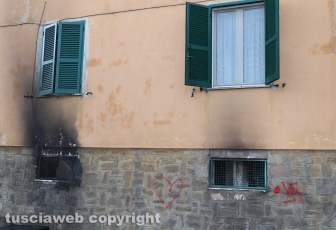 Incendio in una palazzina, muore ventenne