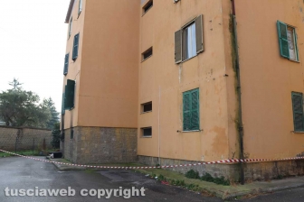 Incendio in una palazzina, muore ventenne