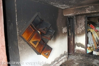 Incendio in una palazzina, muore ventenne