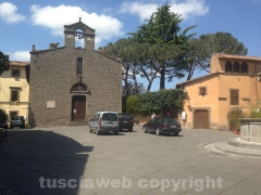 Le macchine in piazza del Gesù