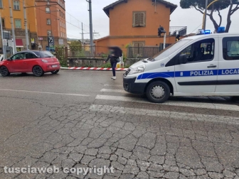 Abbattuta sbarra del passaggio a livello