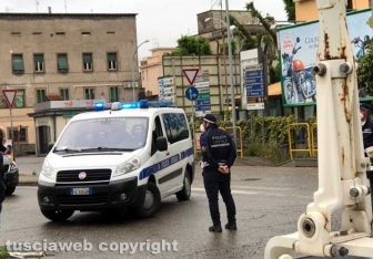Abbattuta sbarra del passaggio a livello