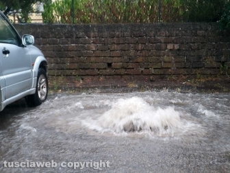 Montefiascone - Forte acquazzone, strade allegate e tombini intasati
