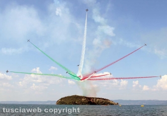 Air show a Montefiascone - Il tricolore sul lago di Bolsena