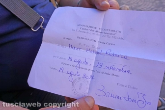 "Aiuto i miei figli con l'elemosina"