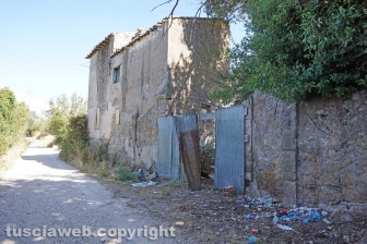 "Aiuto i miei figli con l'elemosina"