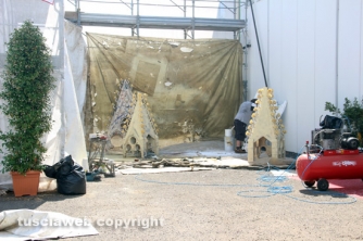 Al lavoro per il traliccio di Gloria