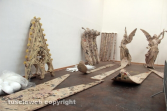 Al lavoro per il traliccio di Gloria