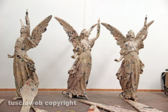 Al lavoro per il traliccio di Gloria