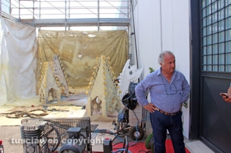 Al lavoro per il traliccio di Gloria