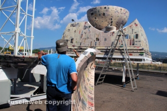 Al lavoro per il traliccio di Gloria