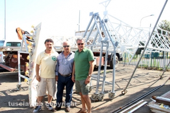 Mirko e Vincenzo Fiorillo con l\'ingegnere Grazzini