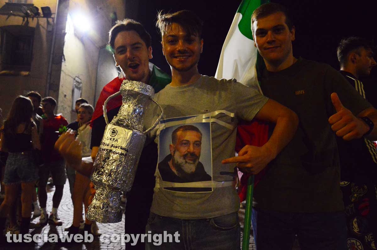Al Sacrario esplode la festa