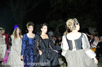 Al Sacro bosco sfilano gli abiti rinascimentali