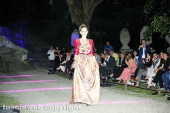 Al Sacro bosco sfilano gli abiti rinascimentali