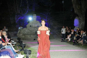 Al Sacro bosco sfilano gli abiti rinascimentali