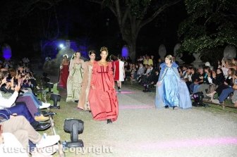 Al Sacro bosco sfilano gli abiti rinascimentali