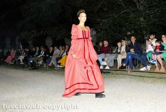 Al Sacro bosco sfilano gli abiti rinascimentali