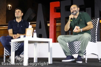 Alessandro Di Battista e Marco Lillo a Caffeina