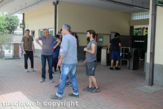 Viterbo - Alessandro Gassman durante le riprese della fiction "Tutto un altro mondo"