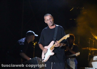 Viterbo - Alex Britti a Pratogiardino Lucio Battisti