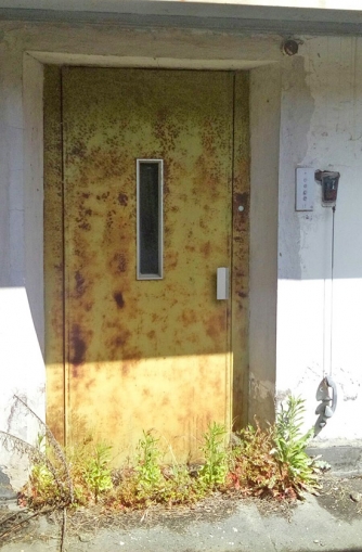 Alloggio abusivo nelle ex Terme Inps