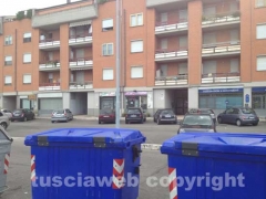 Discarica a cielo aperto in via Einaudi