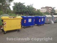 Discarica a cielo aperto in via Einaudi
