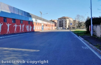 Viterbo - Il Carmine vuoto e senza banchi del marcato
