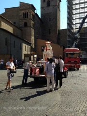 Santa Rosa -  Il montaggio della  macchina  - Foto Giancarlo Tancredi
