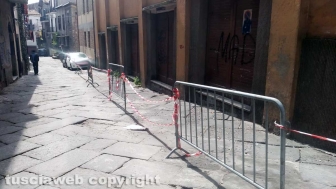Viterbo - Calcinacci giù dal cinema Metropolitan
