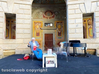 Caprarola - La presentazione di Annus Horribilis della Galeotti editore