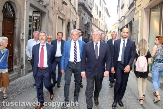 Antonio Tajani a spasso in città
