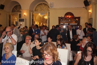 Antonio Tajani a spasso in città
