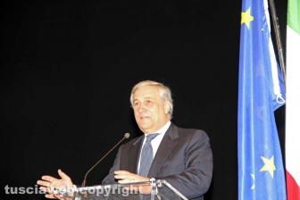 Antonio Tajani consegna le lauree all'Unitus