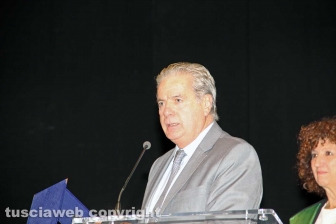 Antonio Tajani consegna le lauree all'Unitus