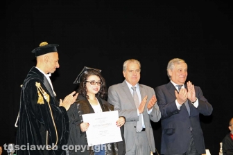 Antonio Tajani consegna le lauree all'Unitus