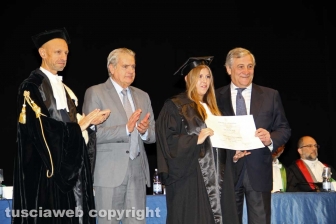 Antonio Tajani consegna le lauree all'Unitus