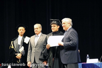 Antonio Tajani consegna le lauree all'Unitus