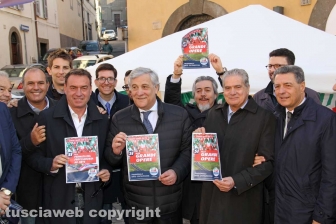 Antonio Tajani consegna le lauree all'Unitus